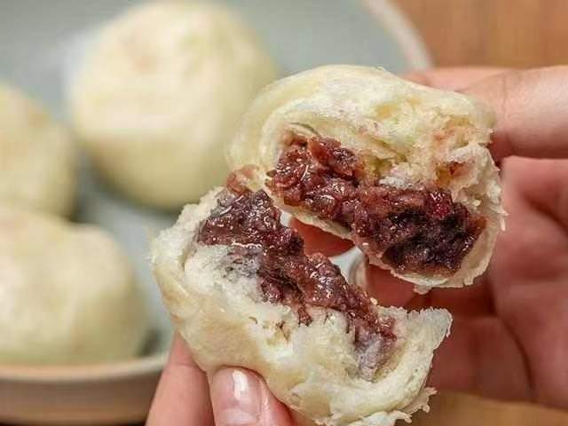 云南破酥包子技术培训视频教程 云南名小吃昆明破酥包技术做法