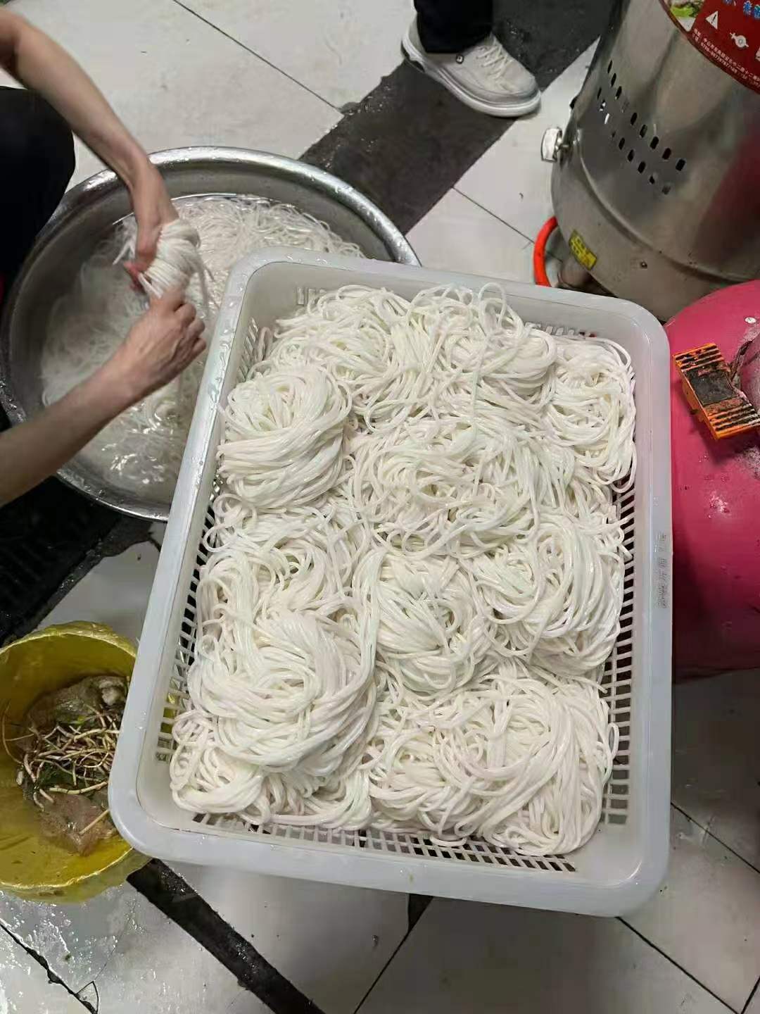 贵州花溪牛肉粉技术配方教程培训商用摆摊网红小吃高汤配料方法