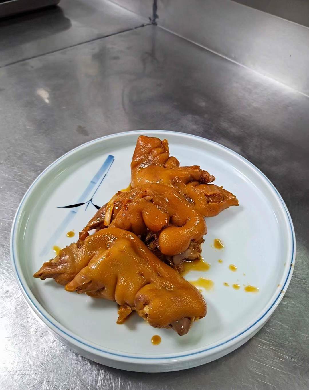 麻辣脆皮猪蹄制作工艺配方视频教学