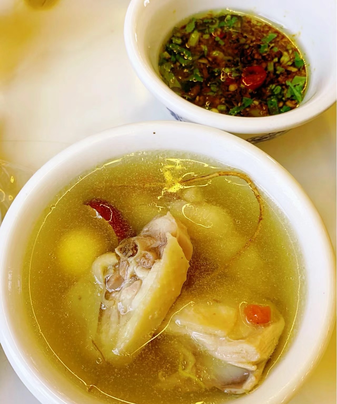 正宗广味炭火药膳鸡煲技术滋补药材调味料配方鸡技术视频加文字教程