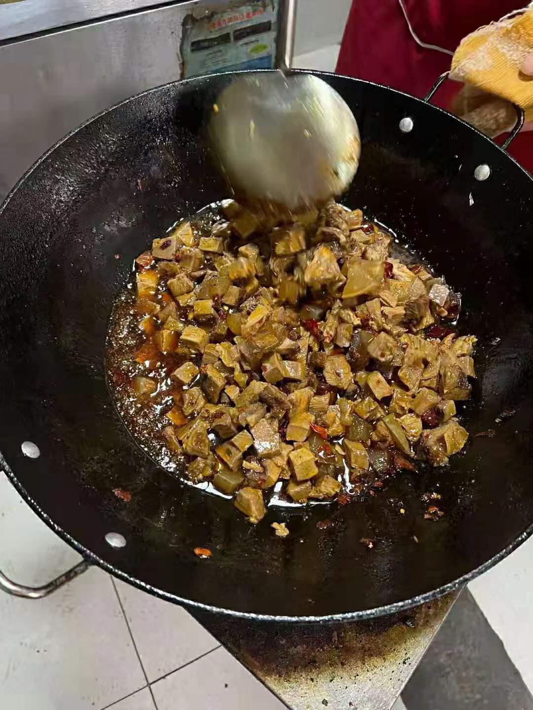 贵州花溪牛肉粉技术配方教程培训商用摆摊网红小吃高汤配料方法