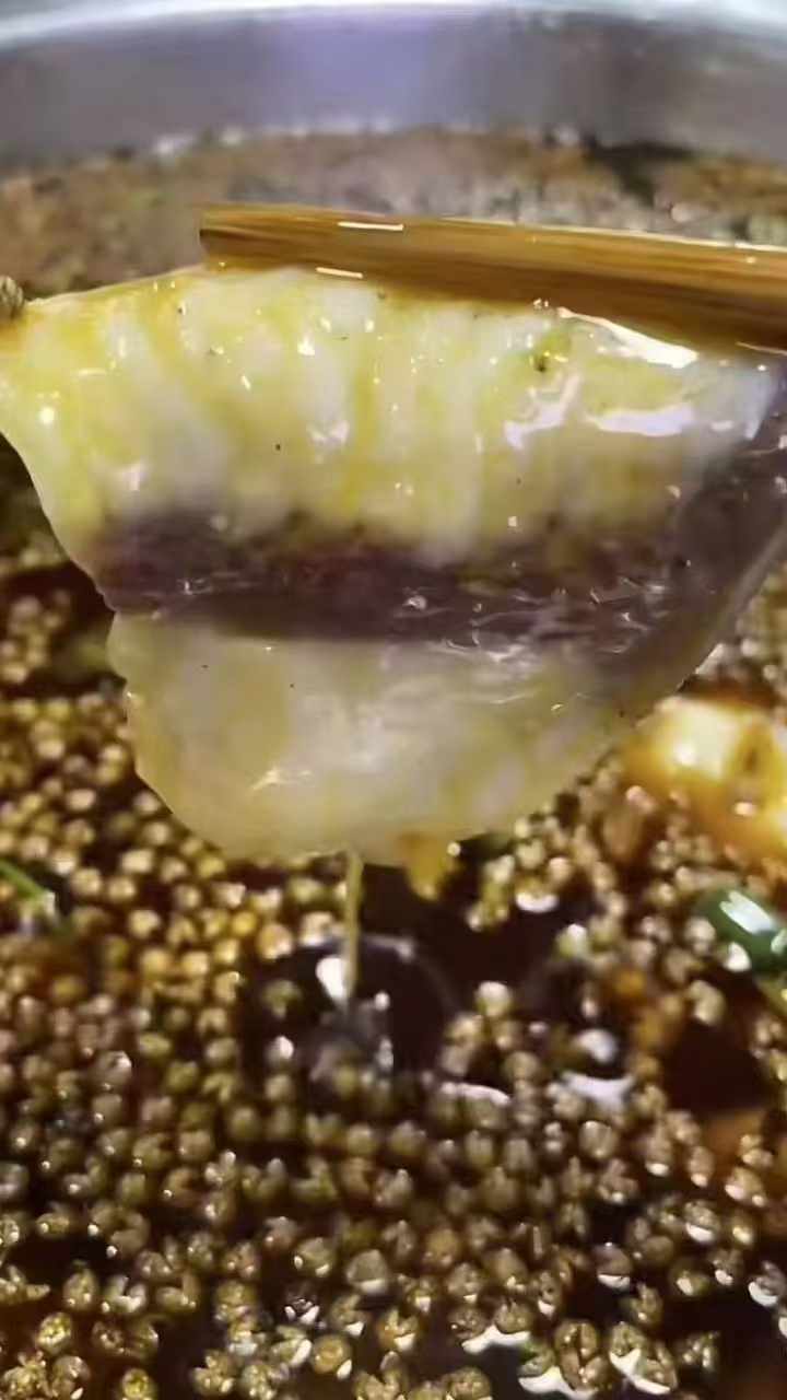 青花椒鱼火锅制作技术配方青花椒水煮鱼底料熬制视频教程