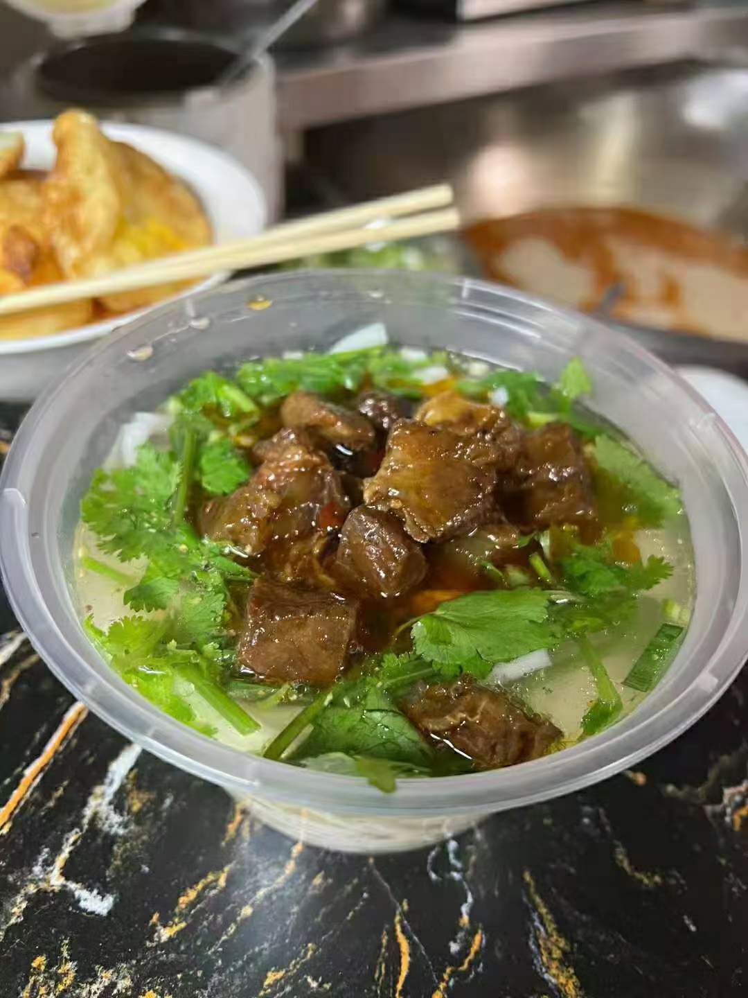 贵州花溪牛肉粉技术配方教程培训商用摆摊网红小吃高汤配料方法