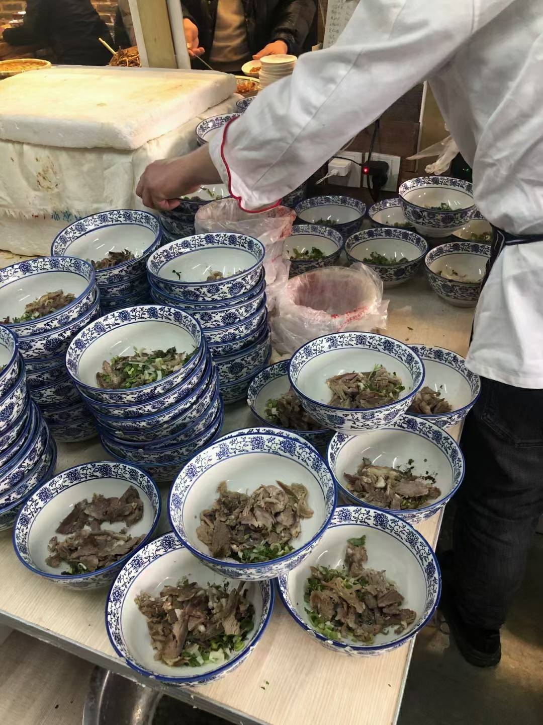 正宗单县羊肉汤羊杂汤配方技术教学羊汤馆的配方配菜主食汤的熬制视频教程